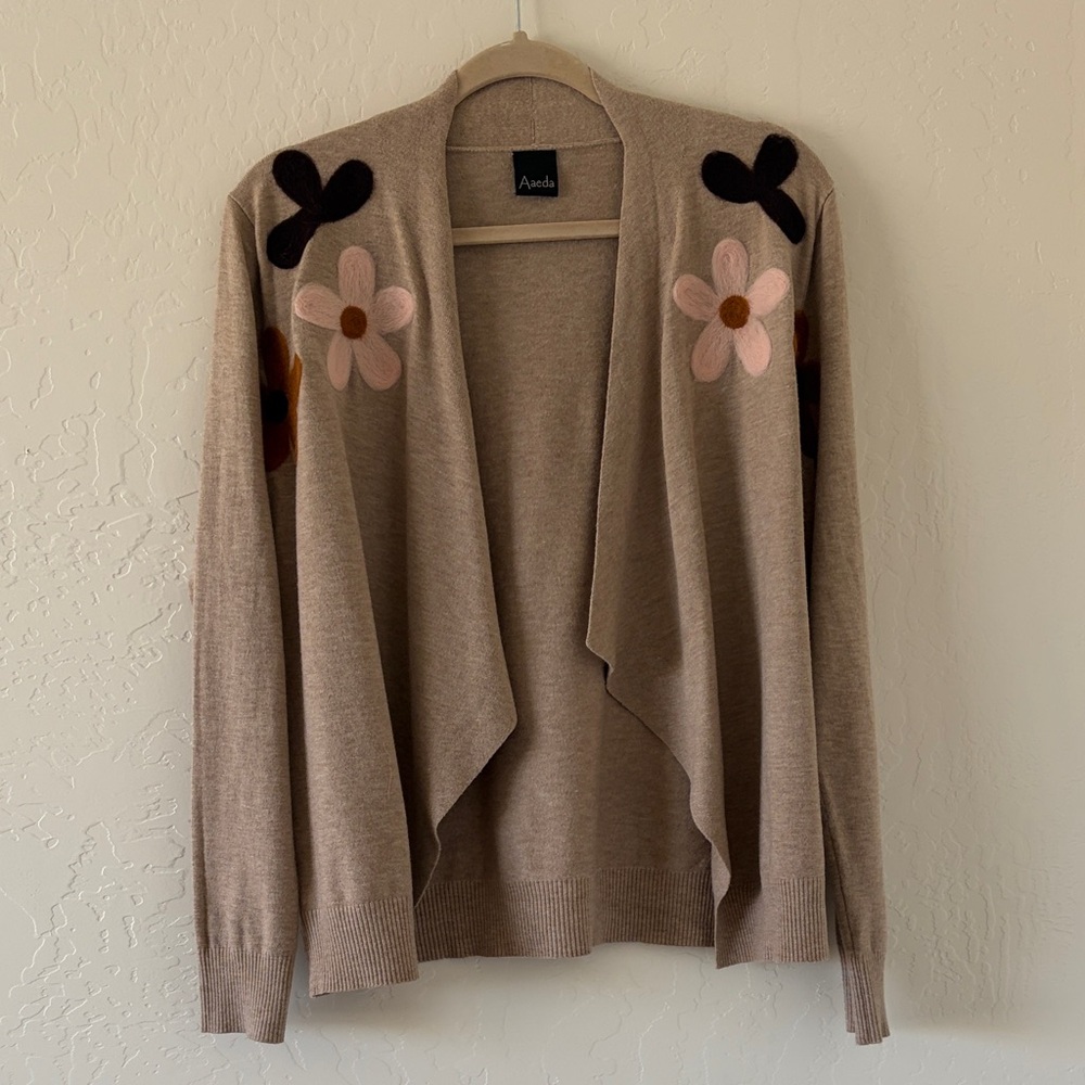 Aaeda Cardigan